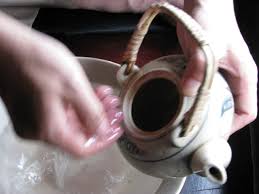 6 CÁCH TRÁNG RỬA ẨM CHÉN SAU KHI THƯỞNG TRÀ